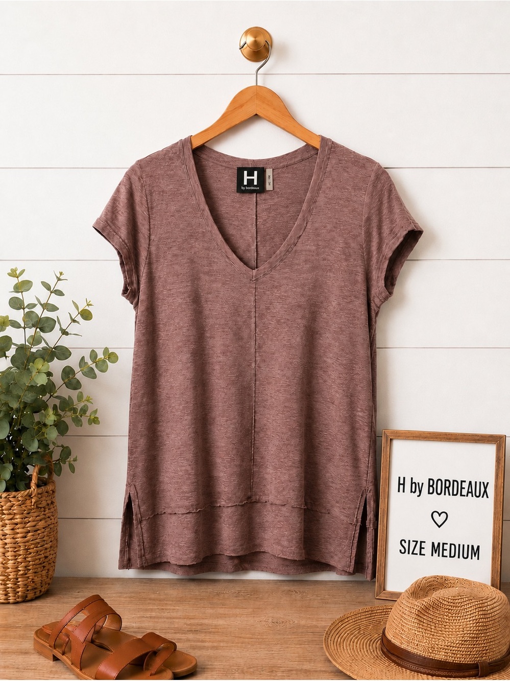 🤎 H by BORDEAUX Mauve V-Neck High Low Hem Tee | Size Medium
